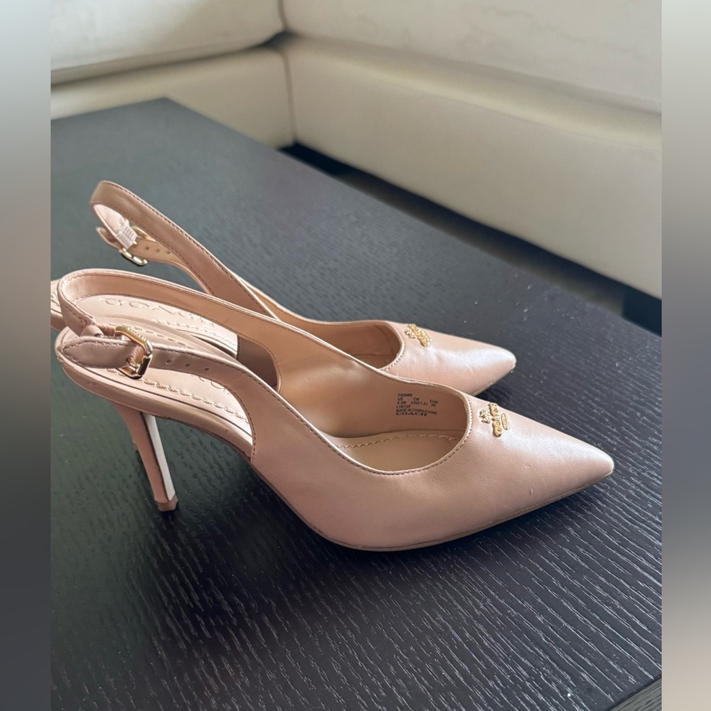 COACH SLINGBACK HEELS  5.5 beige leather classy